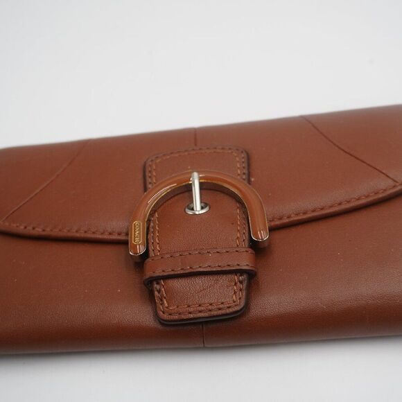Coach Wallet in Chestnut belt style Buckle Closure sleek elegant design - Picture 3 of 10